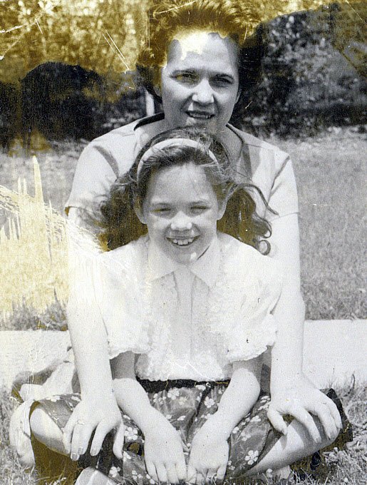 1-1-loretta gustafson's life in photos 0089063863682556794371..jpg